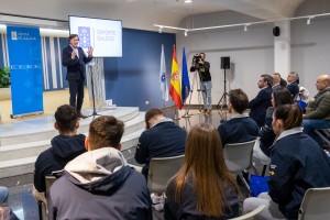 12,00 h.- O vicepresidente segundo e conselleiro de Presidencia, Xustiza e Deportes, Diego Calvo, acompañado do secretario xeral para o Deporte, José Ramón Lete Lasa, participará na recepción aos deportistas que acadaron o ano pasado medallas en competicións internacionais de patinaxe. foto xoán crespo